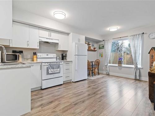 7133 Grant Rd West, Sooke, BC - Indoor Photo Showing Kitchen