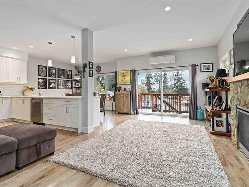 7133 Grant Rd West, Sooke, BC - Indoor