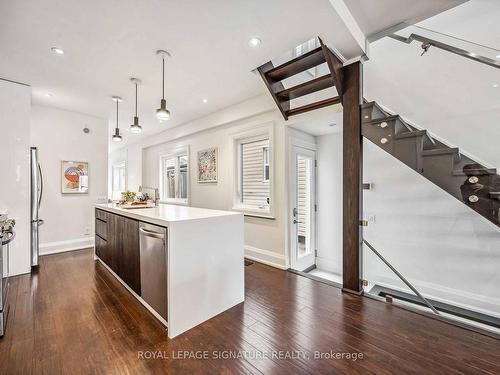 54 Bellevue Ave, Toronto, ON - Indoor Photo Showing Kitchen