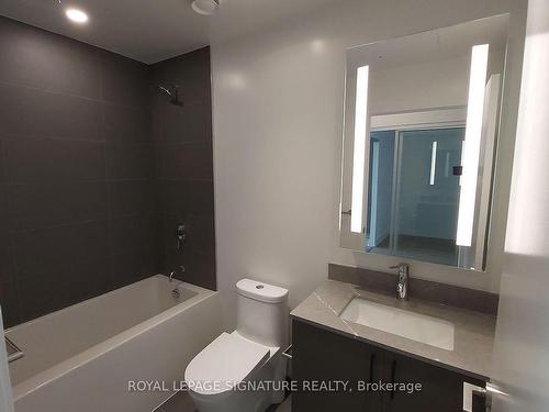 701-135 East Liberty St, Toronto, ON - Indoor Photo Showing Bathroom