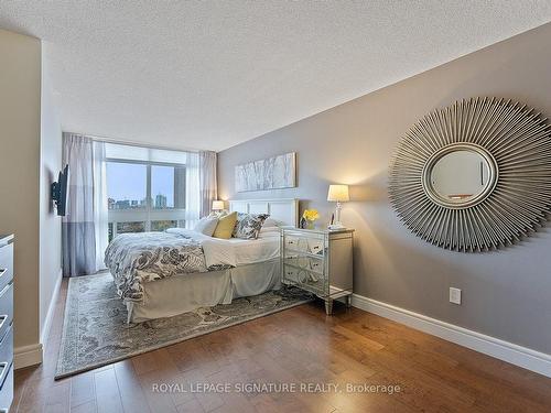 1008-5 Kenneth Ave, Toronto, ON - Indoor Photo Showing Bedroom