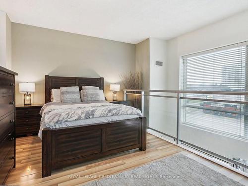 217-215 Queen St, Brampton, ON - Indoor Photo Showing Bedroom