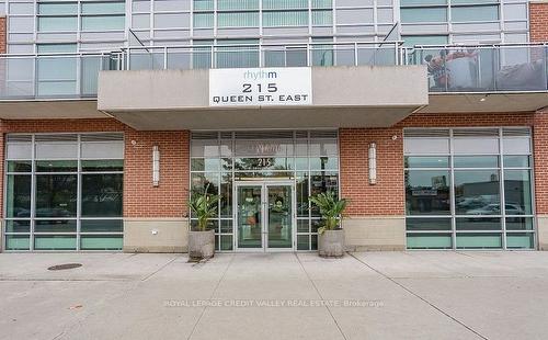 217-215 Queen St, Brampton, ON - Outdoor