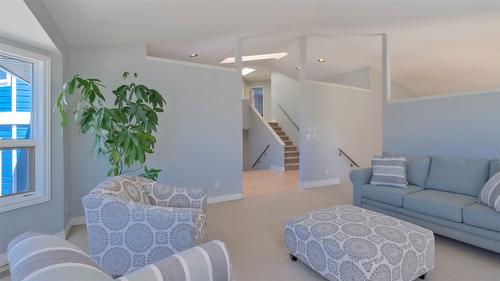 359 Stellar Drive, Kelowna, BC - Indoor Photo Showing Living Room With Fireplace