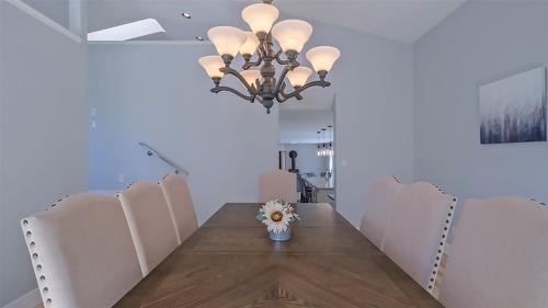 359 Stellar Drive, Kelowna, BC - Indoor Photo Showing Living Room