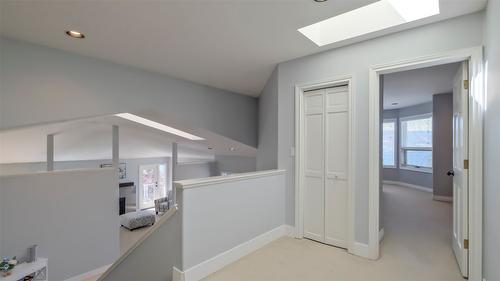 359 Stellar Drive, Kelowna, BC - Indoor Photo Showing Bedroom