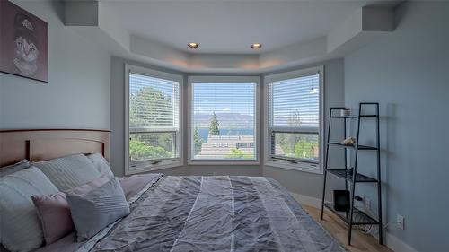 359 Stellar Drive, Kelowna, BC - Indoor