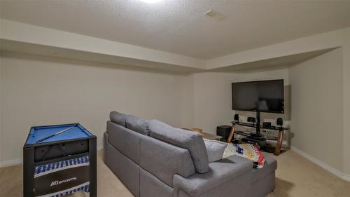 359 Stellar Drive, Kelowna, BC - Indoor Photo Showing Laundry Room