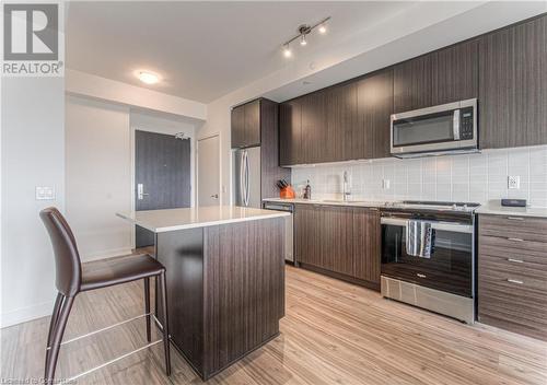 55 Duke Street Unit# 2207, Kitchener, ON - Indoor Photo Showing Kitchen With Upgraded Kitchen