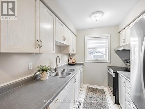 23 Torada Court, Brampton, ON - Indoor Photo Showing Kitchen With Double Sink