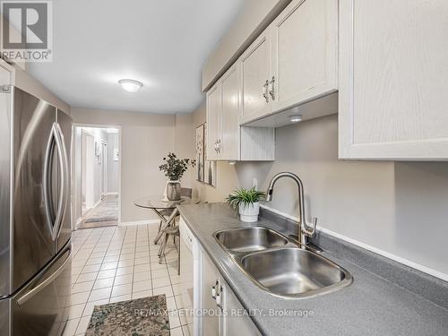 23 Torada Court, Brampton, ON - Indoor Photo Showing Kitchen With Double Sink