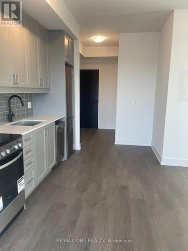 614 - 2343 Khalsa Gate, Oakville, ON - Indoor Photo Showing Kitchen