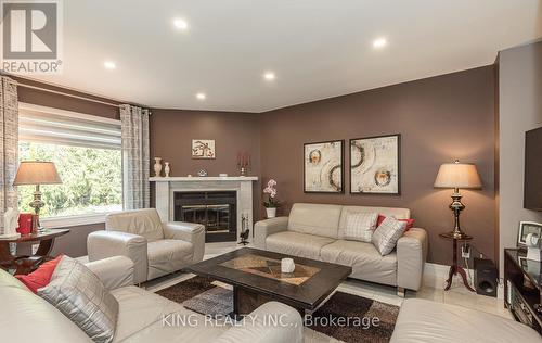 4535 Gatineau Avenue, Mississauga, ON - Indoor Photo Showing Living Room With Fireplace