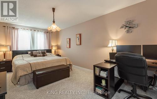 4535 Gatineau Avenue, Mississauga, ON - Indoor Photo Showing Bedroom