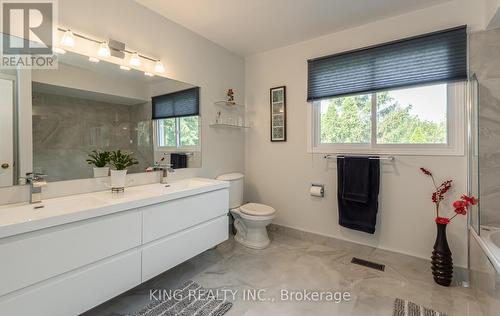 4535 Gatineau Avenue, Mississauga, ON - Indoor Photo Showing Bathroom