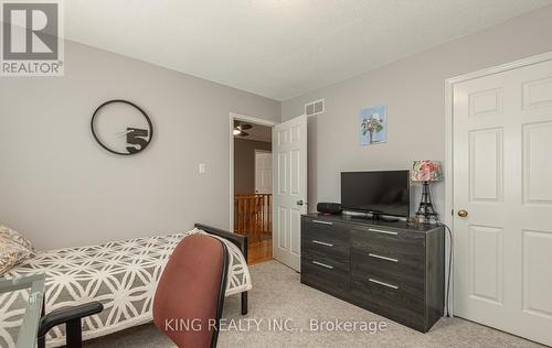 4535 Gatineau Avenue, Mississauga, ON - Indoor Photo Showing Bedroom