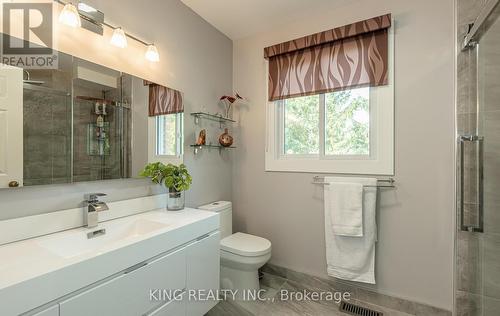 4535 Gatineau Avenue, Mississauga, ON - Indoor Photo Showing Bathroom