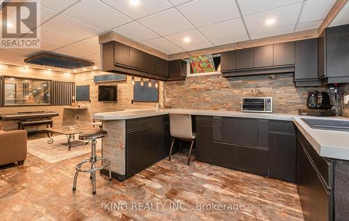 4535 Gatineau Avenue, Mississauga, ON - Indoor Photo Showing Kitchen