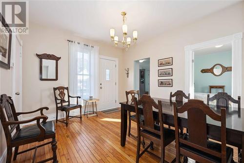 352 Mitton Street North, Sarnia, ON - Indoor Photo Showing Dining Room