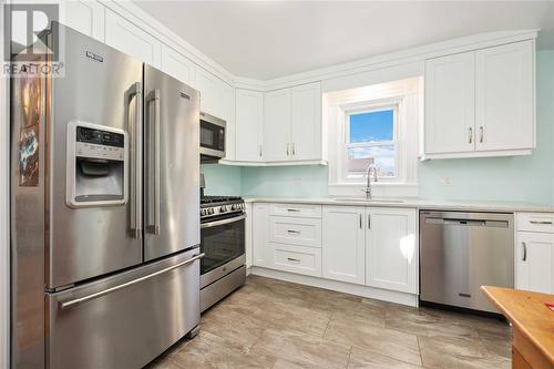 352 Mitton Street North, Sarnia, ON - Indoor Photo Showing Kitchen With Stainless Steel Kitchen