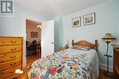 352 Mitton Street North, Sarnia, ON - Indoor Photo Showing Bedroom