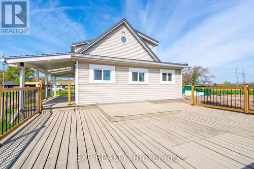 728 Gorham Road, Fort Erie, ON - Outdoor With Deck Patio Veranda