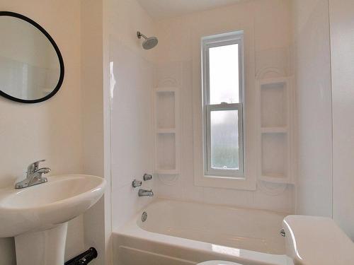 Salle de bains - 652  - 654 Rue Papineau, Sherbrooke (Fleurimont), QC - Indoor Photo Showing Bathroom