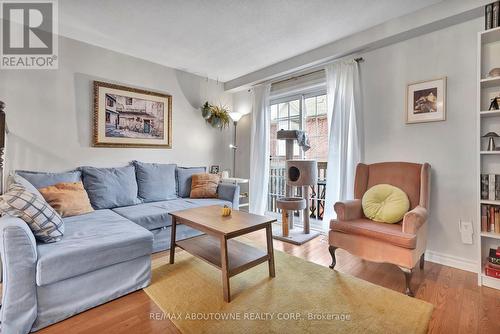 17 - 3480 Upper Middle Road, Burlington, ON - Indoor Photo Showing Living Room