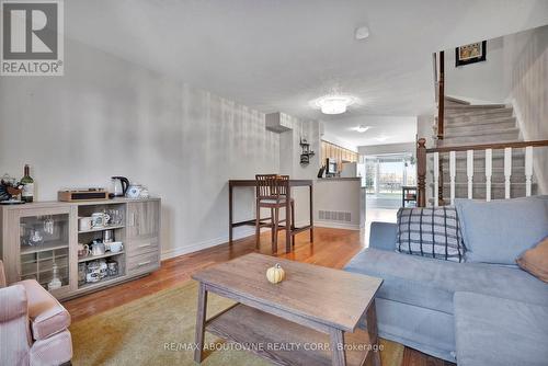 17 - 3480 Upper Middle Road, Burlington, ON - Indoor Photo Showing Living Room