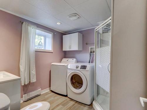 Bathroom - 136Z Rue Jimmy, Sainte-Sophie, QC - Indoor Photo Showing Laundry Room