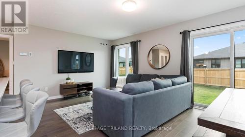 27 Feathers Crossing, St. Thomas, ON - Indoor Photo Showing Living Room