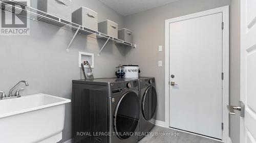 27 Feathers Crossing, St. Thomas, ON - Indoor Photo Showing Laundry Room