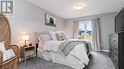 27 Feathers Crossing, St. Thomas, ON - Indoor Photo Showing Bedroom