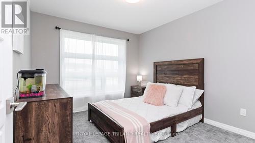 27 Feathers Crossing, St. Thomas, ON - Indoor Photo Showing Bedroom