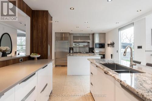 1455 Corley Drive, London, ON - Indoor Photo Showing Kitchen With Double Sink With Upgraded Kitchen