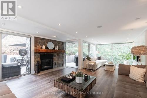 1455 Corley Drive, London, ON - Indoor Photo Showing Living Room With Fireplace