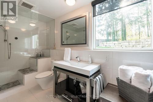 1455 Corley Drive, London, ON - Indoor Photo Showing Bathroom