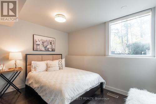 1455 Corley Drive, London, ON - Indoor Photo Showing Bedroom