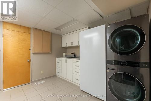 1455 Corley Drive, London, ON - Indoor Photo Showing Laundry Room