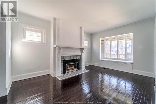 966 Curry, Windsor, ON - Indoor Photo Showing Living Room With Fireplace