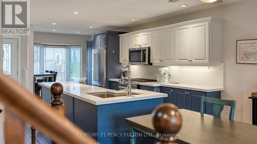 37 Burke Drive, Haldimand, ON - Indoor Photo Showing Kitchen With Stainless Steel Kitchen With Double Sink With Upgraded Kitchen