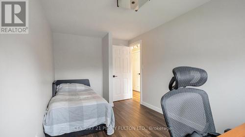 37 Burke Drive, Haldimand, ON - Indoor Photo Showing Bedroom