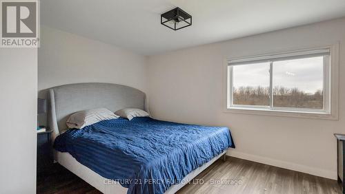 37 Burke Drive, Haldimand, ON - Indoor Photo Showing Bedroom