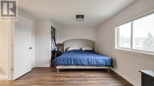 37 Burke Drive, Haldimand, ON - Indoor Photo Showing Bedroom