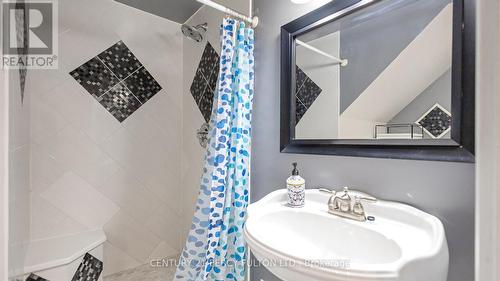 37 Burke Drive, Haldimand, ON - Indoor Photo Showing Bathroom