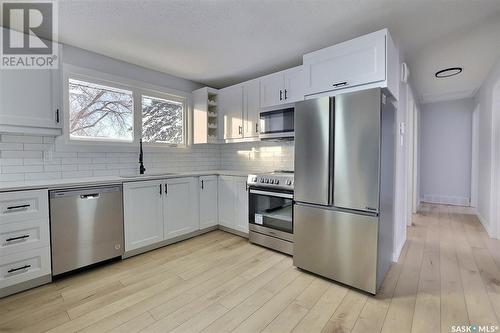 142 Trudelle Crescent, Regina, SK - Indoor Photo Showing Kitchen