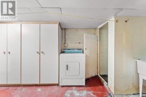 174 Gamble Avenue, Toronto, ON - Indoor Photo Showing Laundry Room