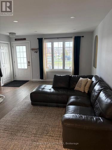 174 Jv Bonhomme Boulevard, Timmins (Tnw - Vic Heights), ON - Indoor Photo Showing Living Room