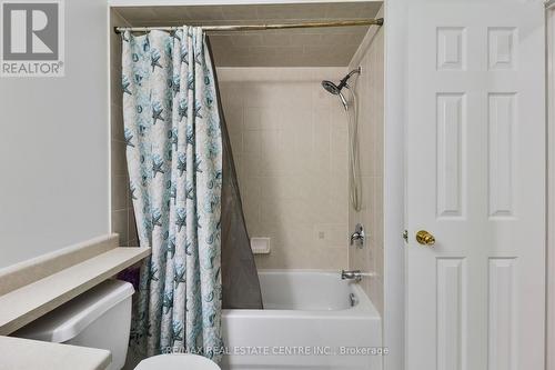 25 Heartview Road, Brampton, ON - Indoor Photo Showing Bathroom