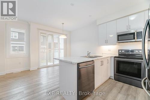 584 Juneberry Court, Milton, ON - Indoor Photo Showing Kitchen With Double Sink